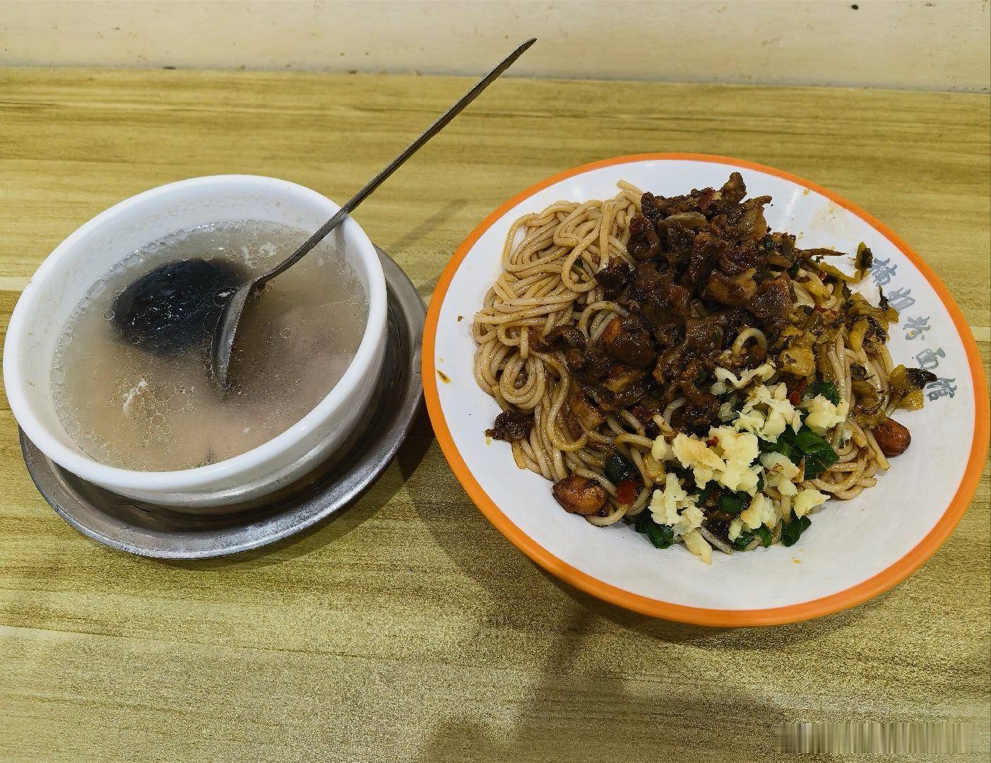 来的时候，原本航班取消停飞了；走的时候，这趟航班晚点5小时；难道真的是不想让我来