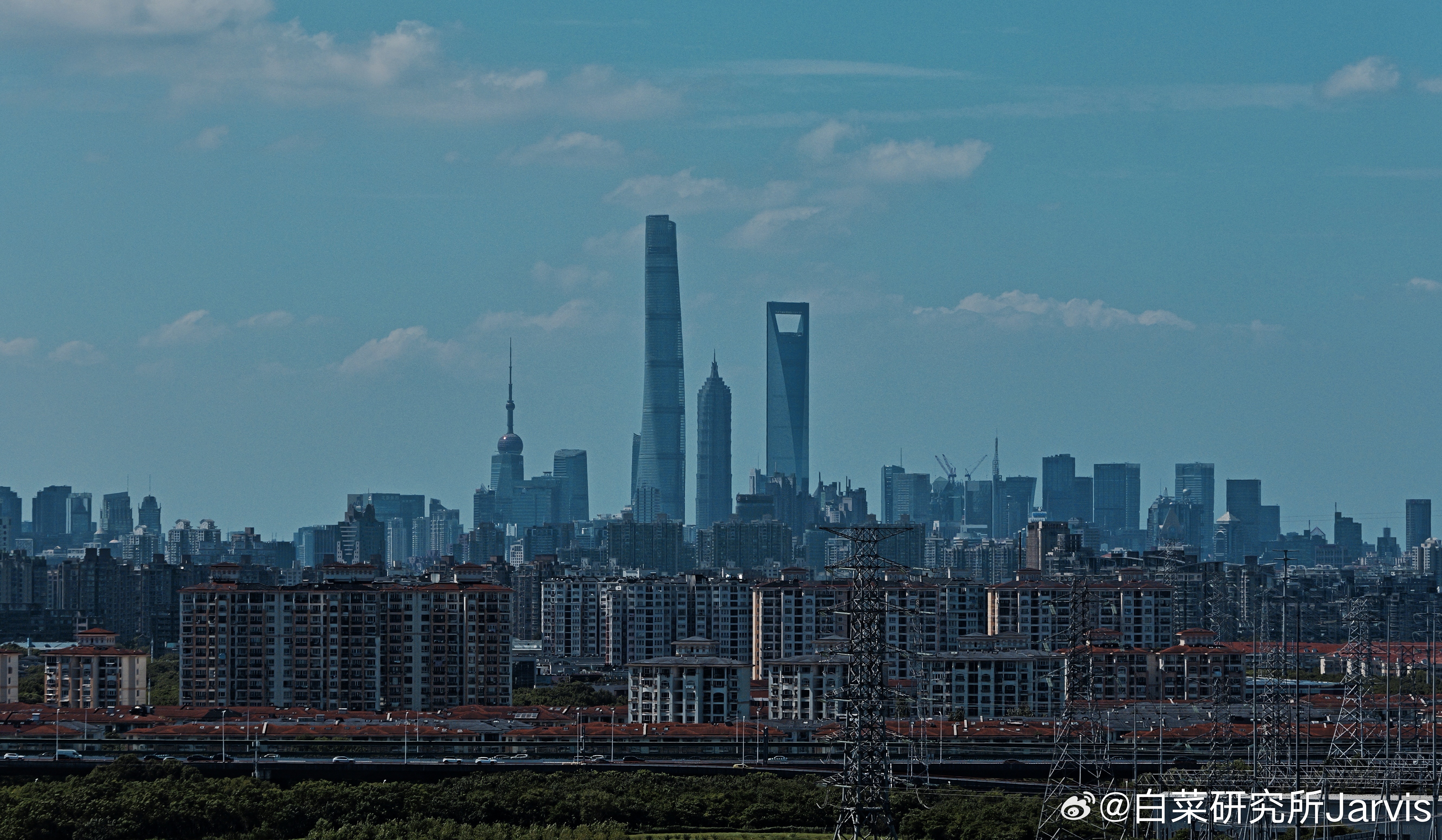 上海这两天的天气也不错，不亚于可可托海了 上海