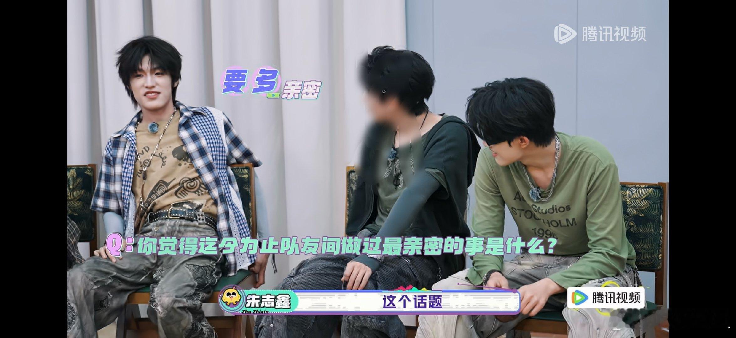 鲫鱼亲过嘴 