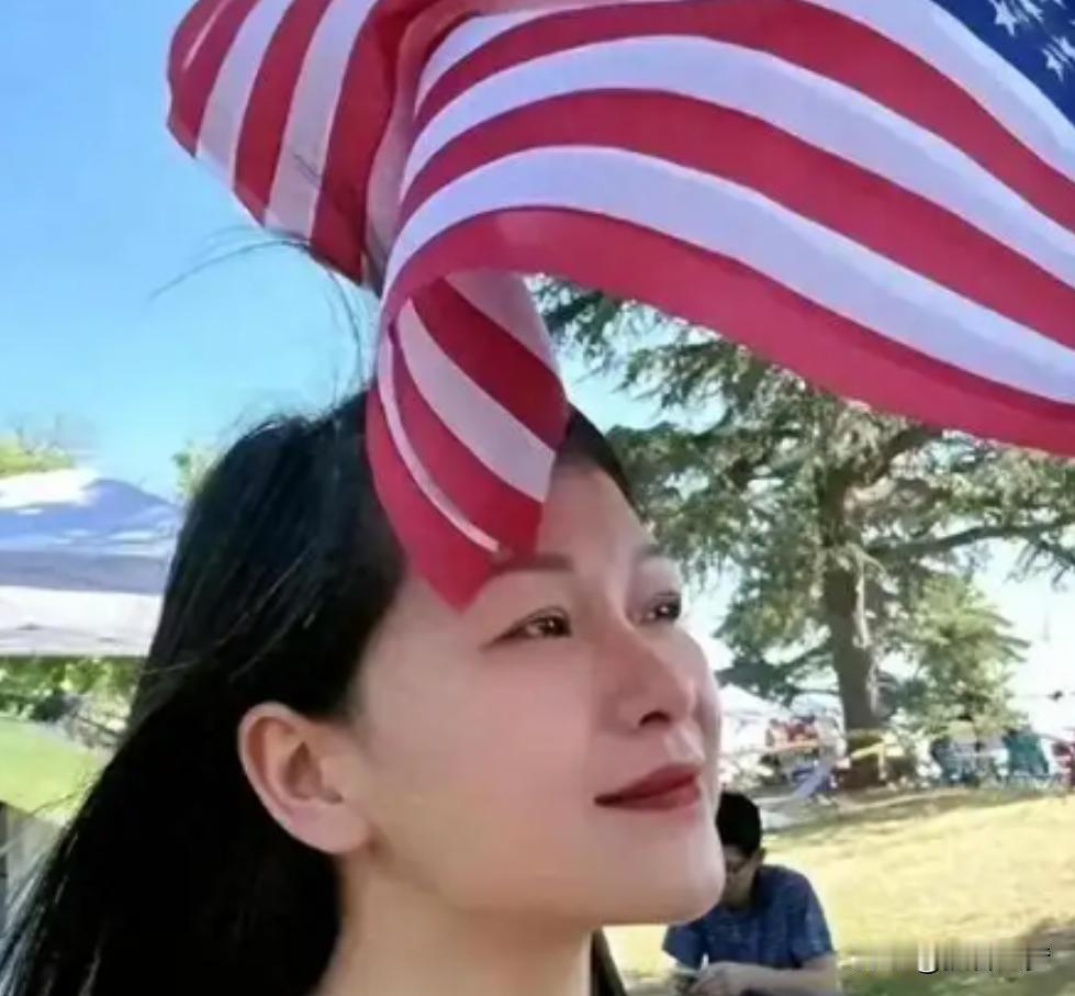 中国知名美女作家称在国内压抑不自由，让她活不下去，于是她抛弃父母，执意放弃国内全