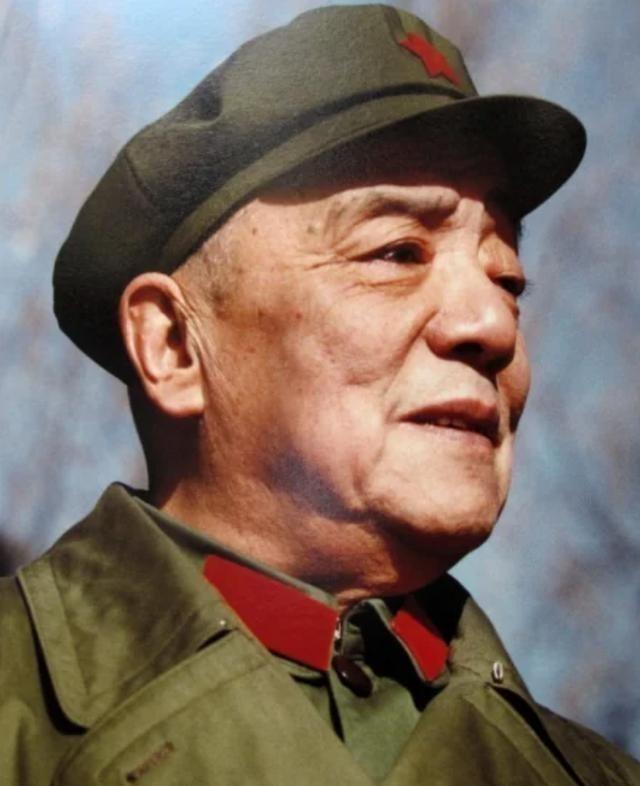 65年周恩来杨尚昆最后一次见面，送他走出门嘱咐：不要背什么包袱

1965年11