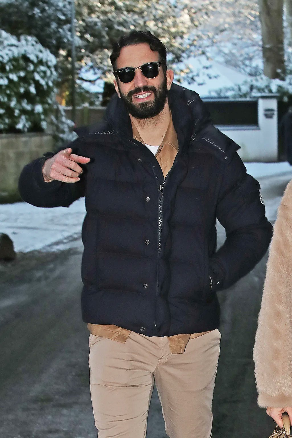 BBC捋了捋阿莫林匆忙下课的时间线。打破林子和高层关系的平衡点，其实还是阵型。阿