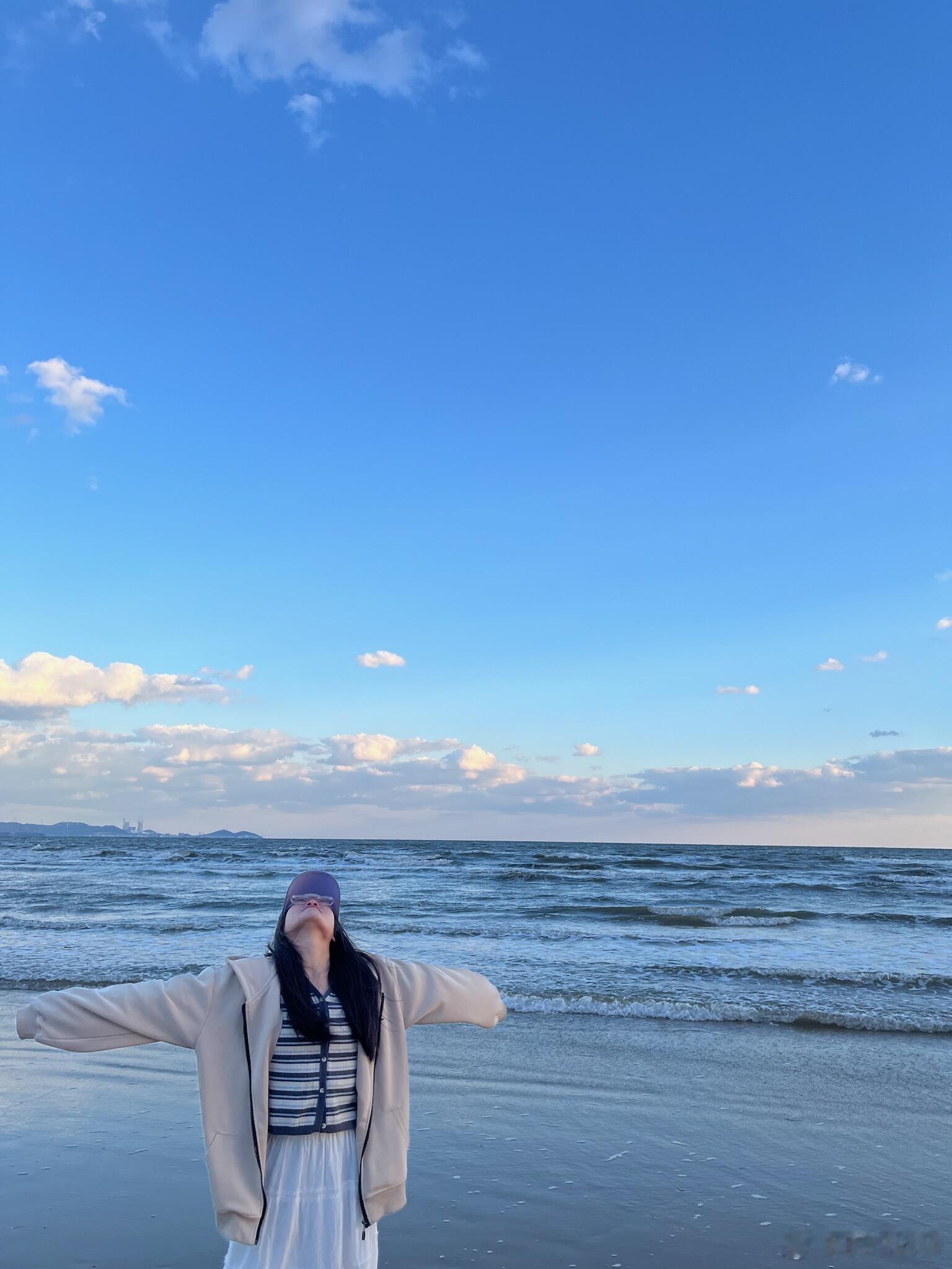 谁懂啊！国庆自驾冲烟台直接美到不想走！！🌅凌晨五点爬起来去金沙滩“孤独的鲸”等
