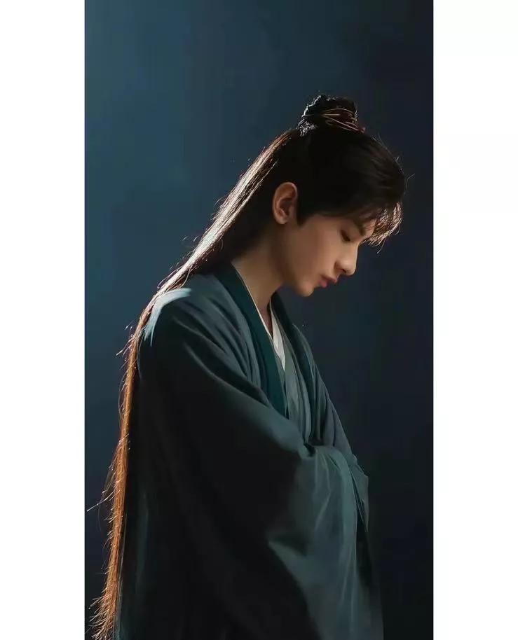 可他的一生，从来不是坠落的一生
呜呜呜呜朋友们，人真的很难拒绝李莲花这种角色，天