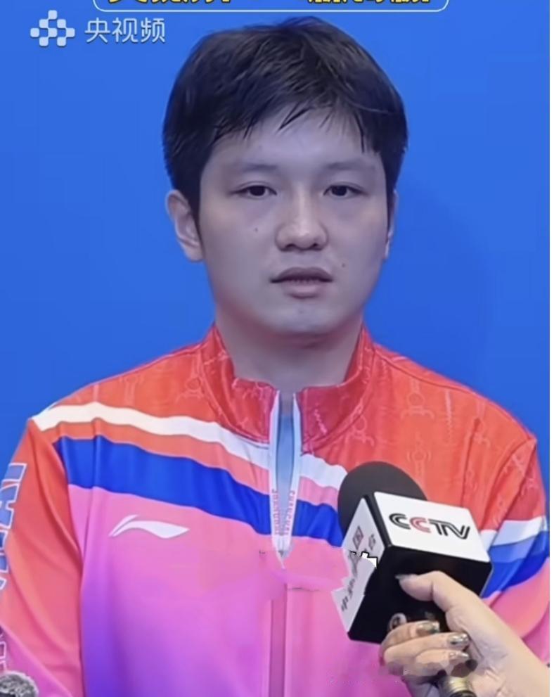樊振东评价林诗栋:  肯定林诗栋两大核心优势：反手杀伤力大、综合技术全面、临场调