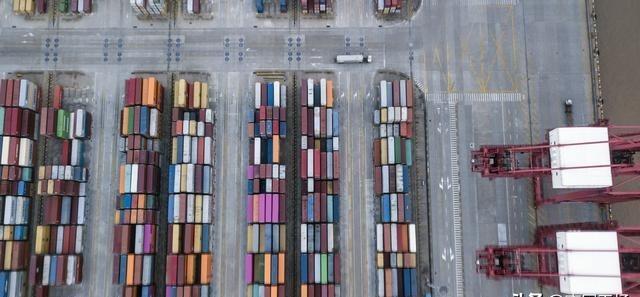 中国解决台湾最佳时机，可能就要来了！美国有可能近期对中国增加100%以上的关税，