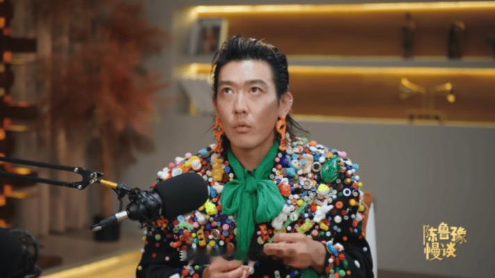 鲁豫姜思达访谈观后感 以前总觉得姜思达是那种会把“敏感”做成铠甲的人，直到看见他
