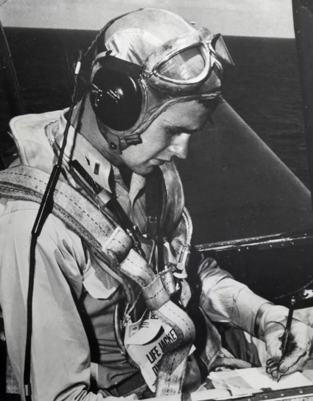 最近有网友提出一个轰动性的观点：我们要打击日本右翼势力、回击历史否认，最好的办法