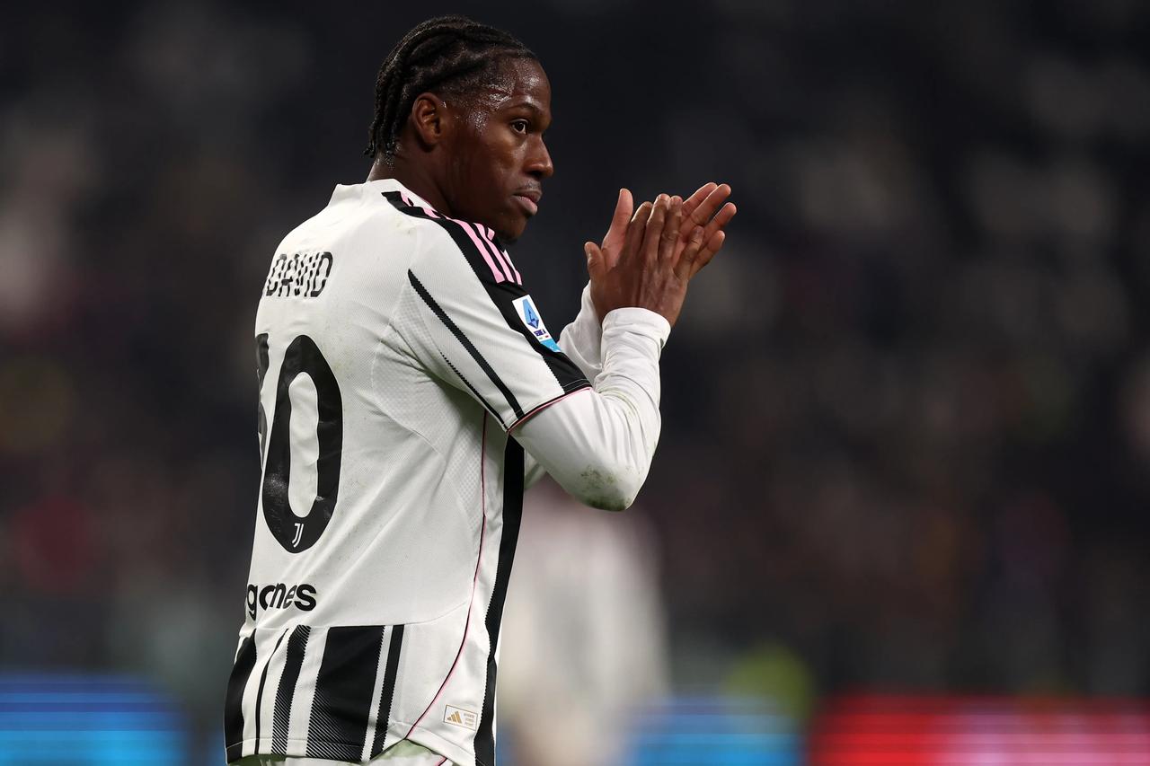 【放弃无锋阵】斯帕莱蒂正在考虑在对阵帕福斯的比赛中恢复中锋加两名攻击型中场的配置