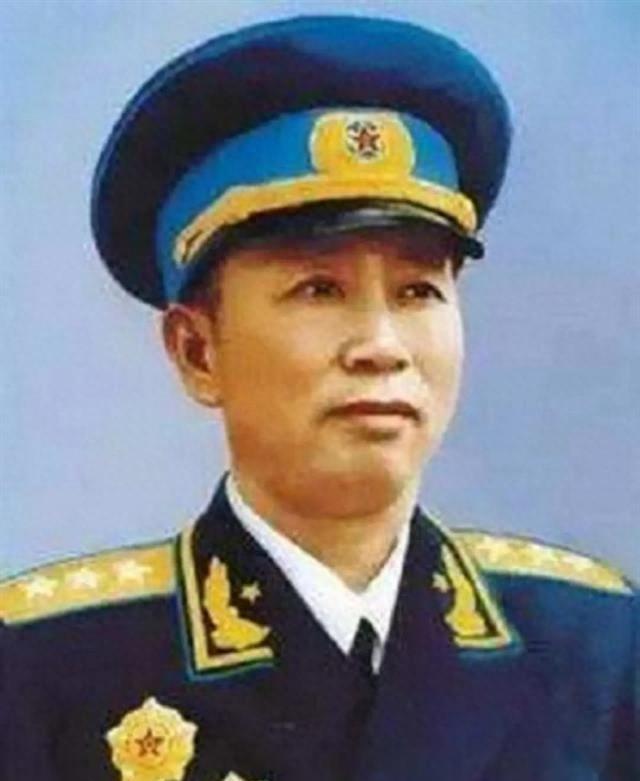 1958年刘亚楼称空军由他做主，消息传至中央后毛主席是如何应对的？
1950年初