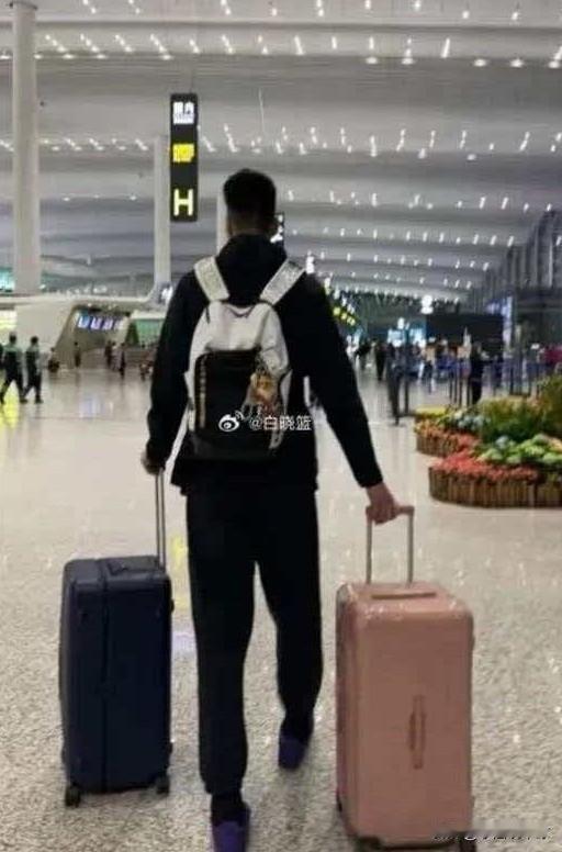 余嘉豪不打决赛？原来是俱乐部紧急召回了

余嘉豪帮助本来非常低调的浙江队打进决赛