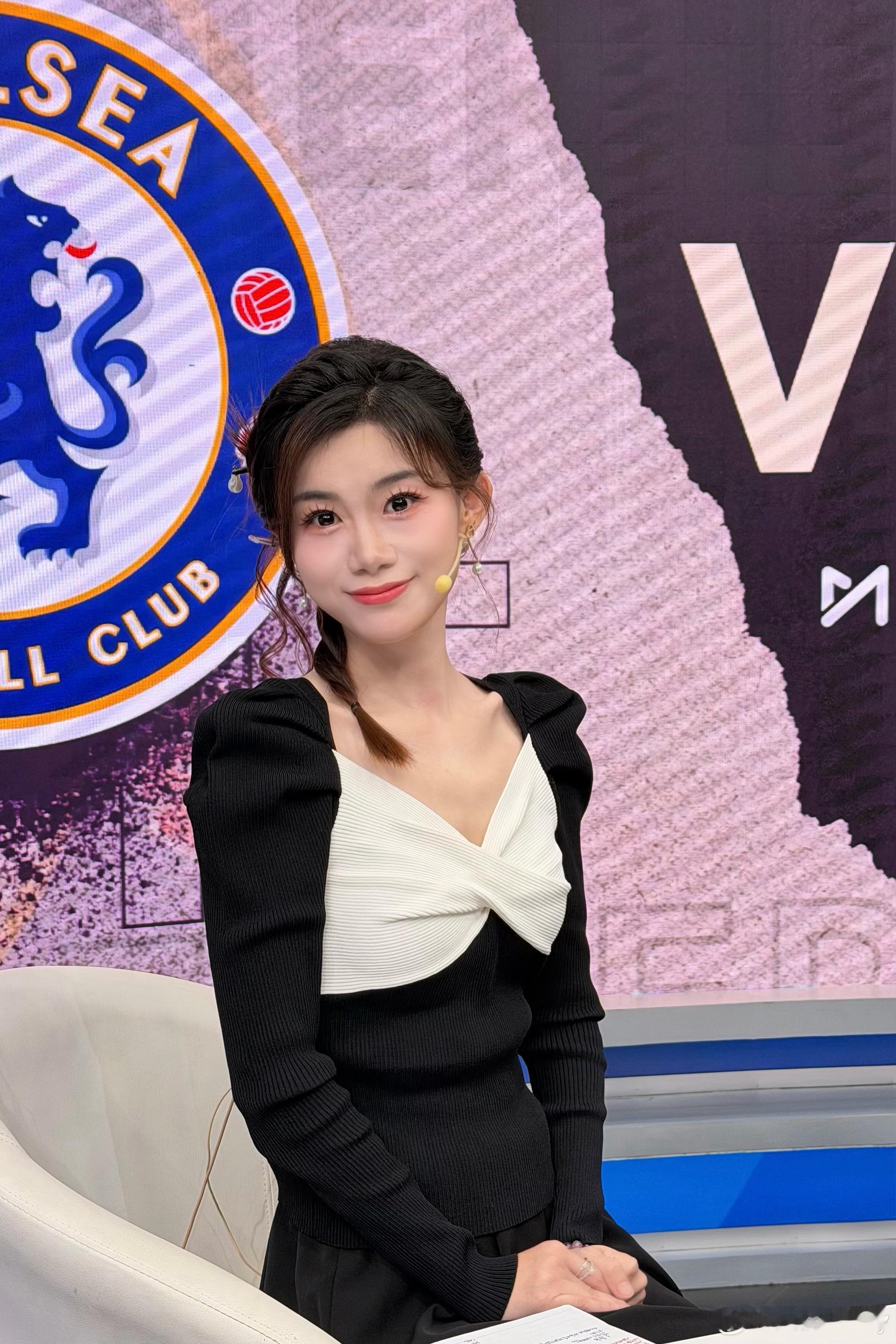 解说预告🎙️周六24:30意甲 佛罗伦萨vs尤文图斯周日19:00女足亚冠 武