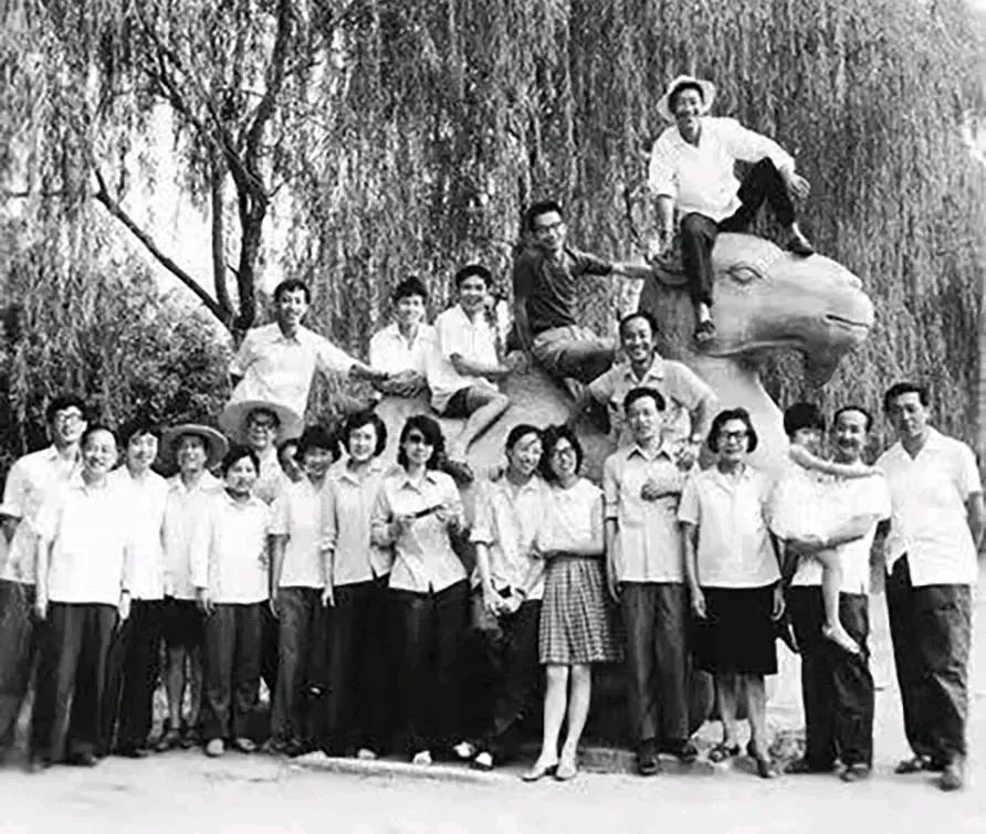 1980年夏天，北京，第一届“青春诗会”。
由《诗刊》社主办的“青春诗会”始于1