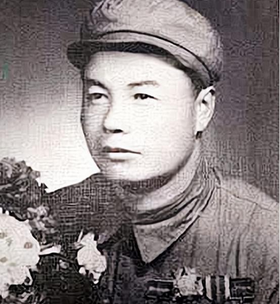 1951年，志愿军在清点战俘时，意外发现，有63名俘虏无人认领。正疑惑时，两个小