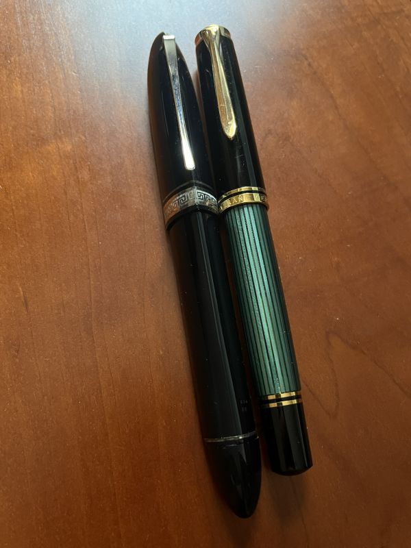 好笔成对 OMAS 360，Pelikan M800。 