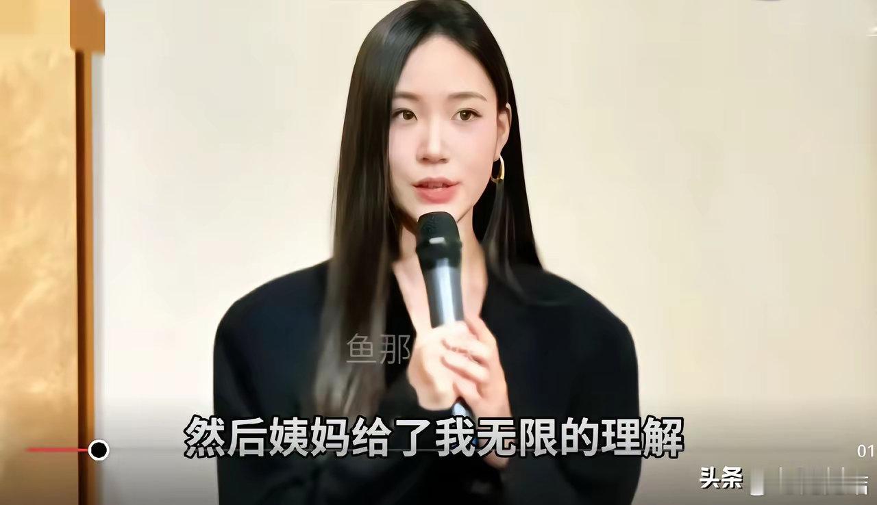 小S的二女儿在画展发布会上，提了N次大S。她说，她在创作的时候，姨妈给了她无限的