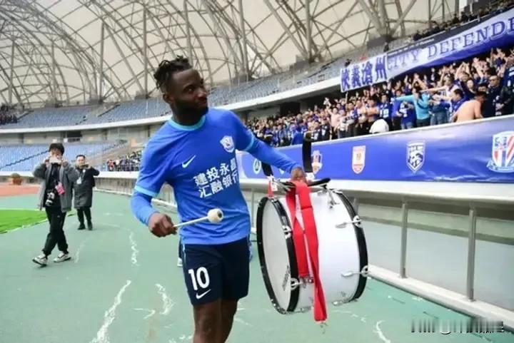 沧州雄狮今晚在主场以3：2战胜了武汉三镇，本赛季首次跻身前六。有三个不争的事实：