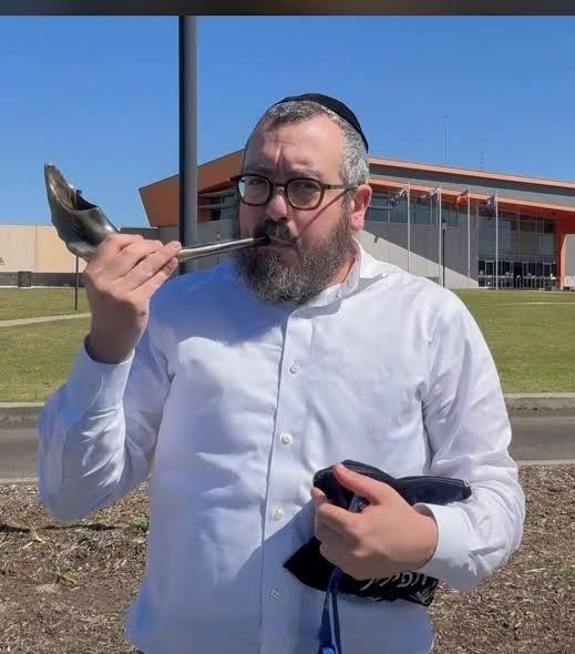 艾利·施兰格拉希拉比是查巴德-卢巴维奇派系的一位重要犹太使者及澳大利亚地区的助理