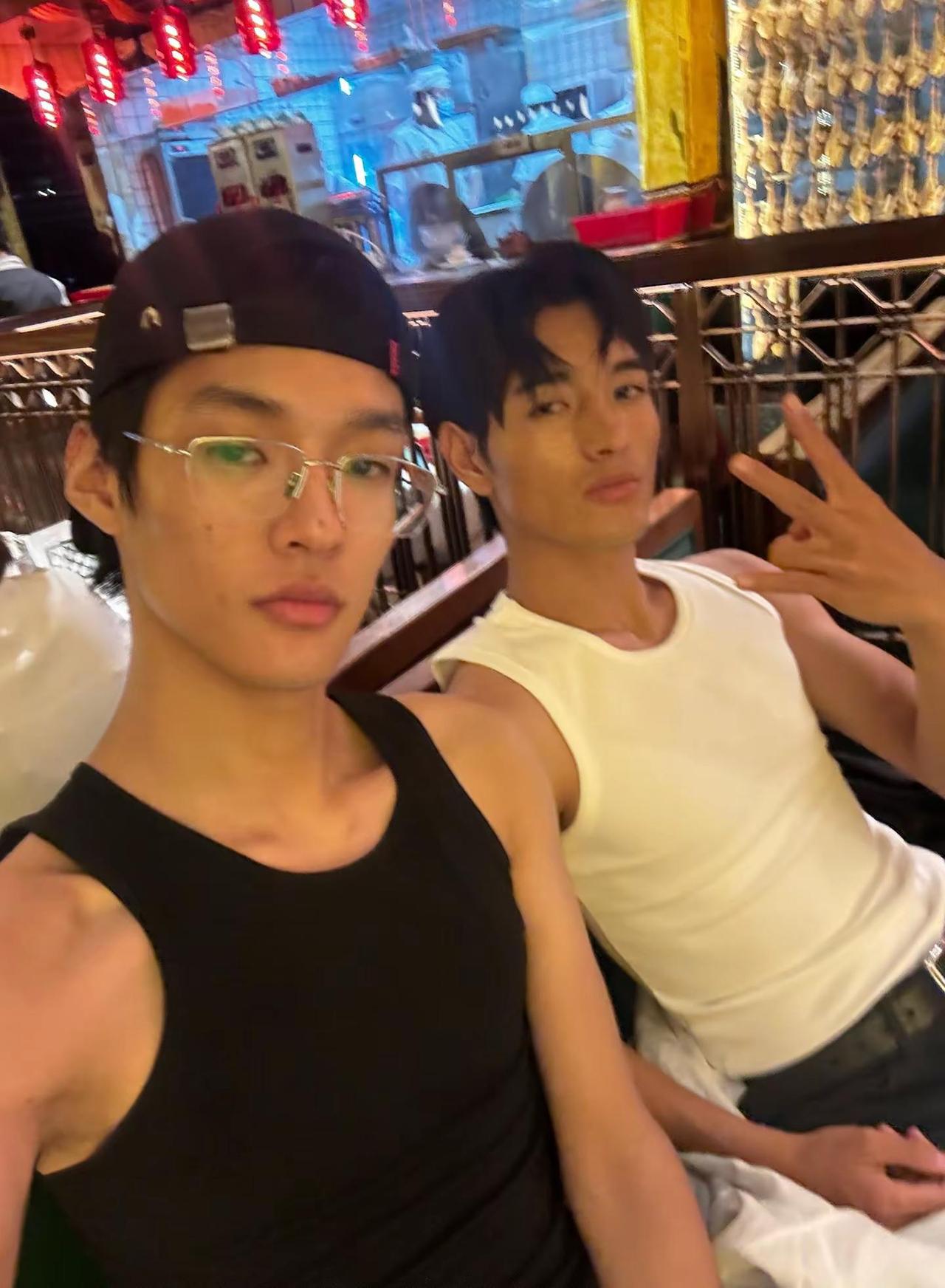 Double的帅气兄弟拍照 vlog