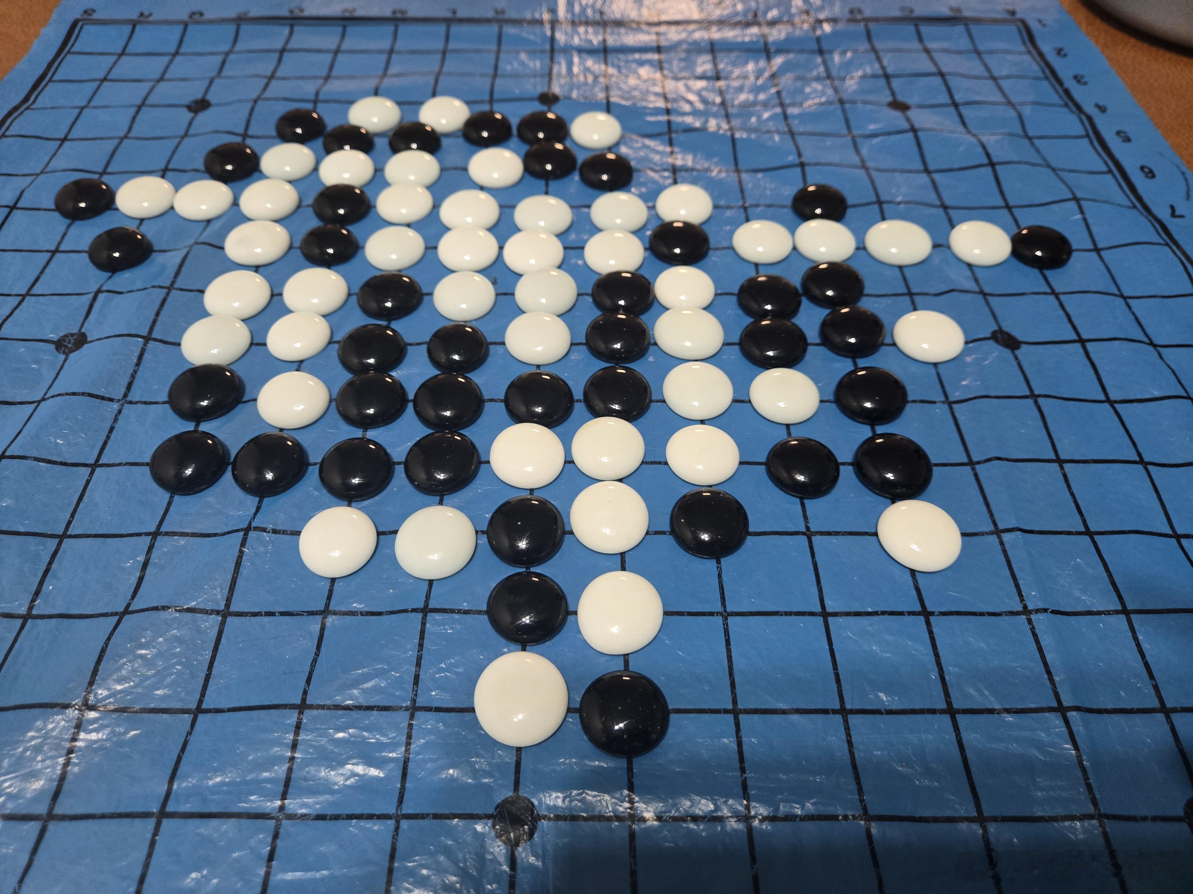 【无止境五子棋】陪娃下棋，娃说咱们下无止境的五子棋吧，意思就是赢了也不收，继续下
