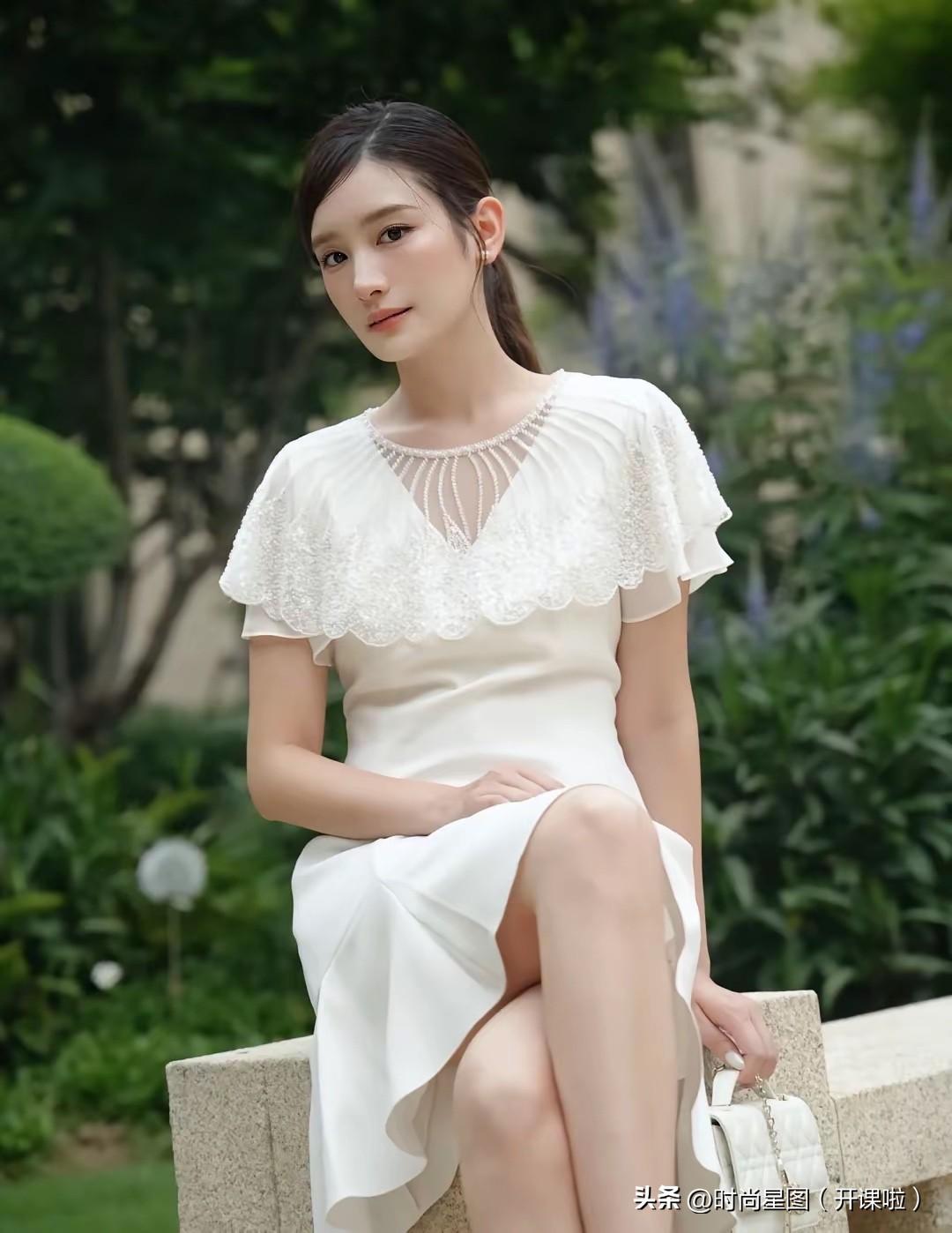 精致细节衬得人温婉雅致，轻松拿捏优雅氛围感。