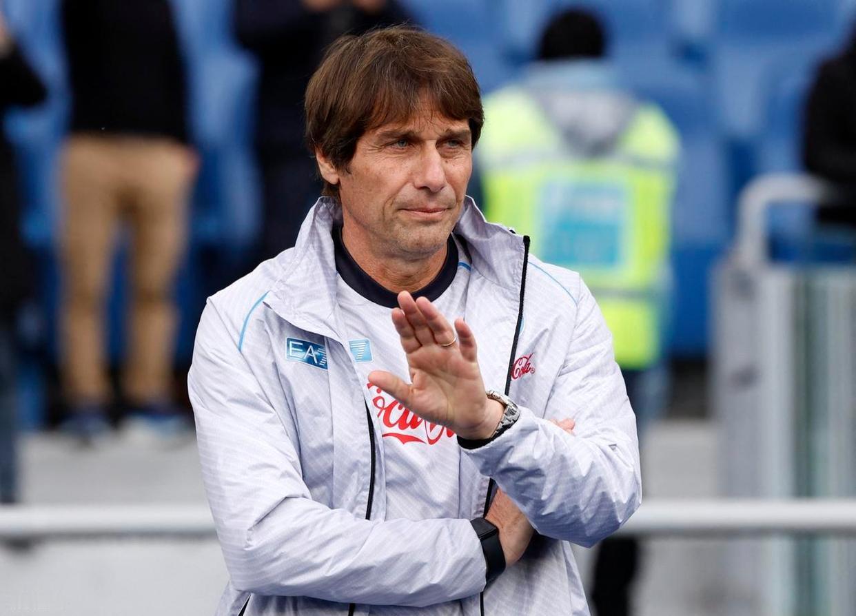 【孔蒂老师是搞心态的一把好手，果断控制了突发的混乱现象】这一轮那不勒斯没有掉队，