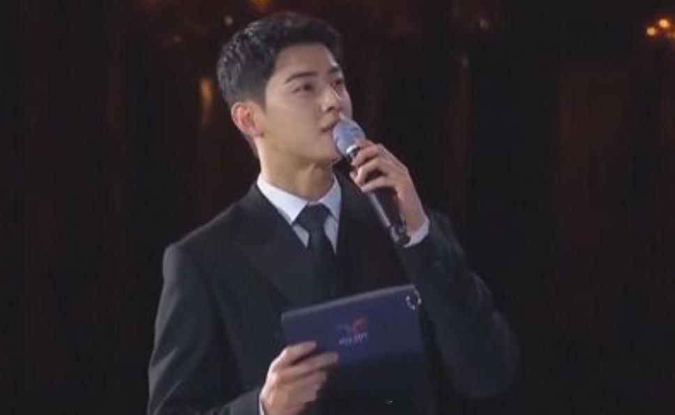 韩国艺人车银优卷入逃风波，被韩国国税厅指透过其母亲成立的空壳公司，逃税折合超过9