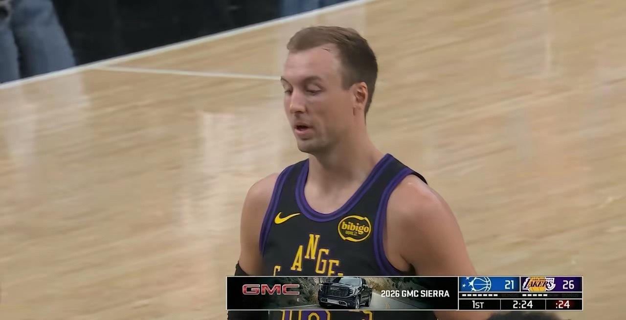 我忍不住要怒斥湖人主帅雷迪克！虽然今天湖人在主场以109：110惜败于魔术，但是