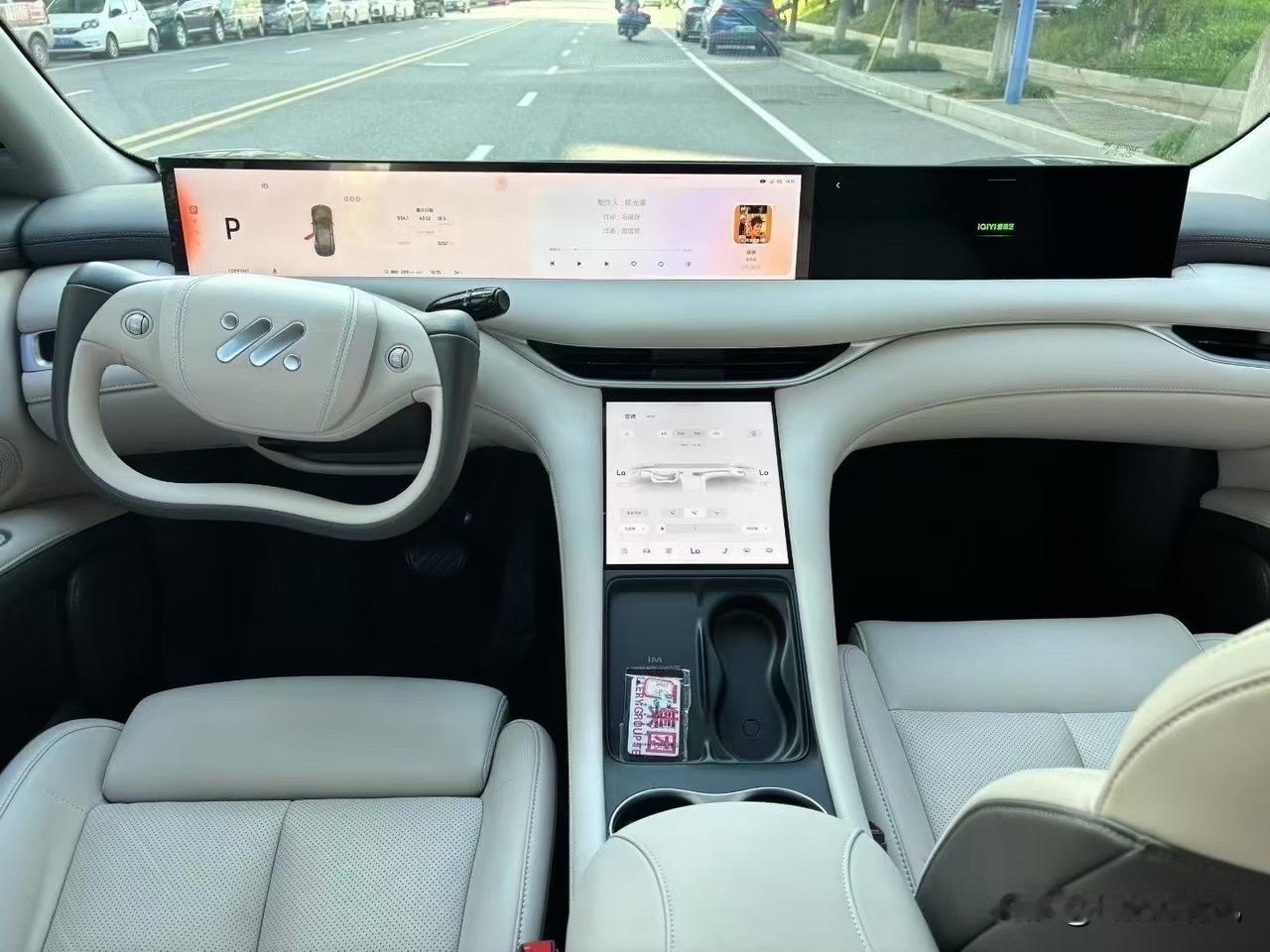 现在的年轻人思维和审美是不一样，小兄弟去年买的车，我查了一下，续航700多，还是