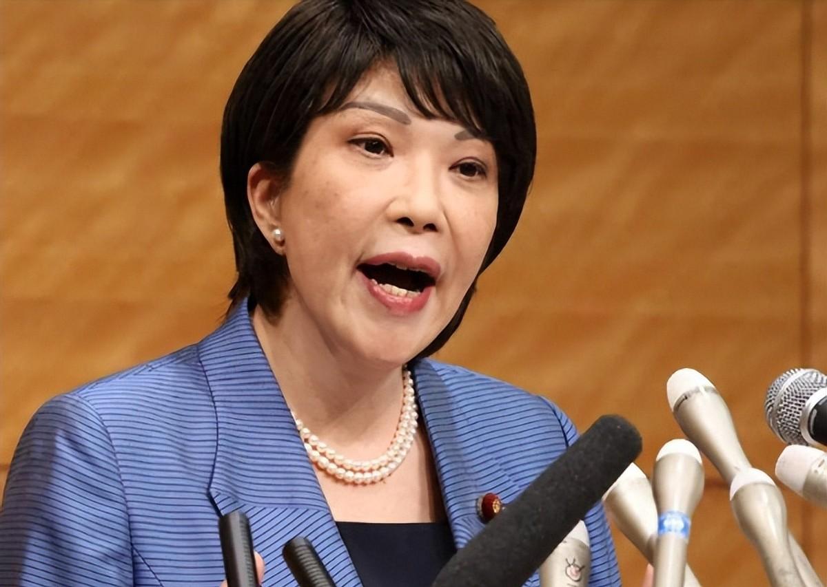 3 月 8 日深夜，日本瞒着老百姓把改进型 12 式导弹偷运进熊本基地。这玩意儿