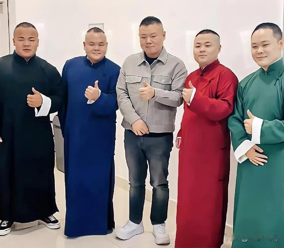 五位中只有一位是真正的岳云鹏，其它四位都是模仿他的粉丝，你能找出哪一位是岳云鹏本