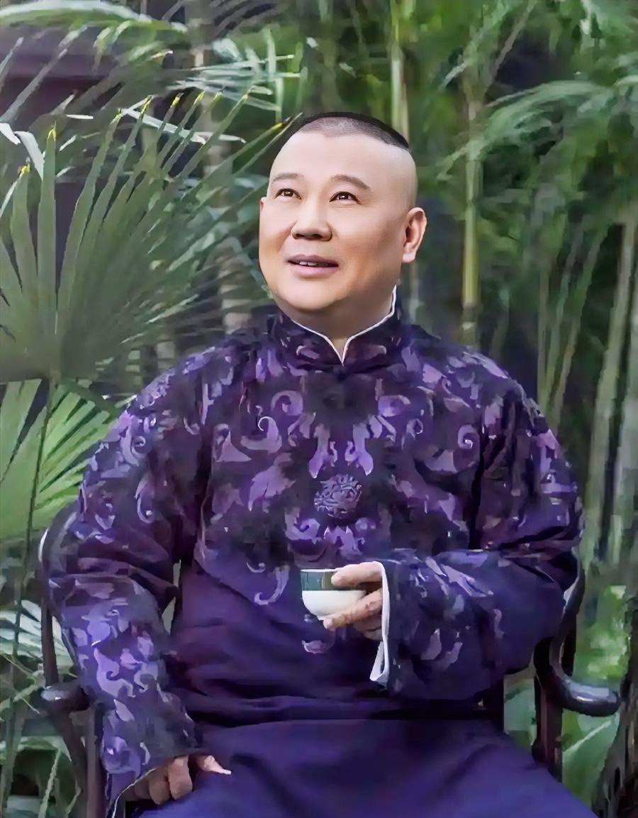 郭德纲的人品如何郭德纲业务功底深厚，振兴相声有功。但行事颇具争议，公众人物应当心