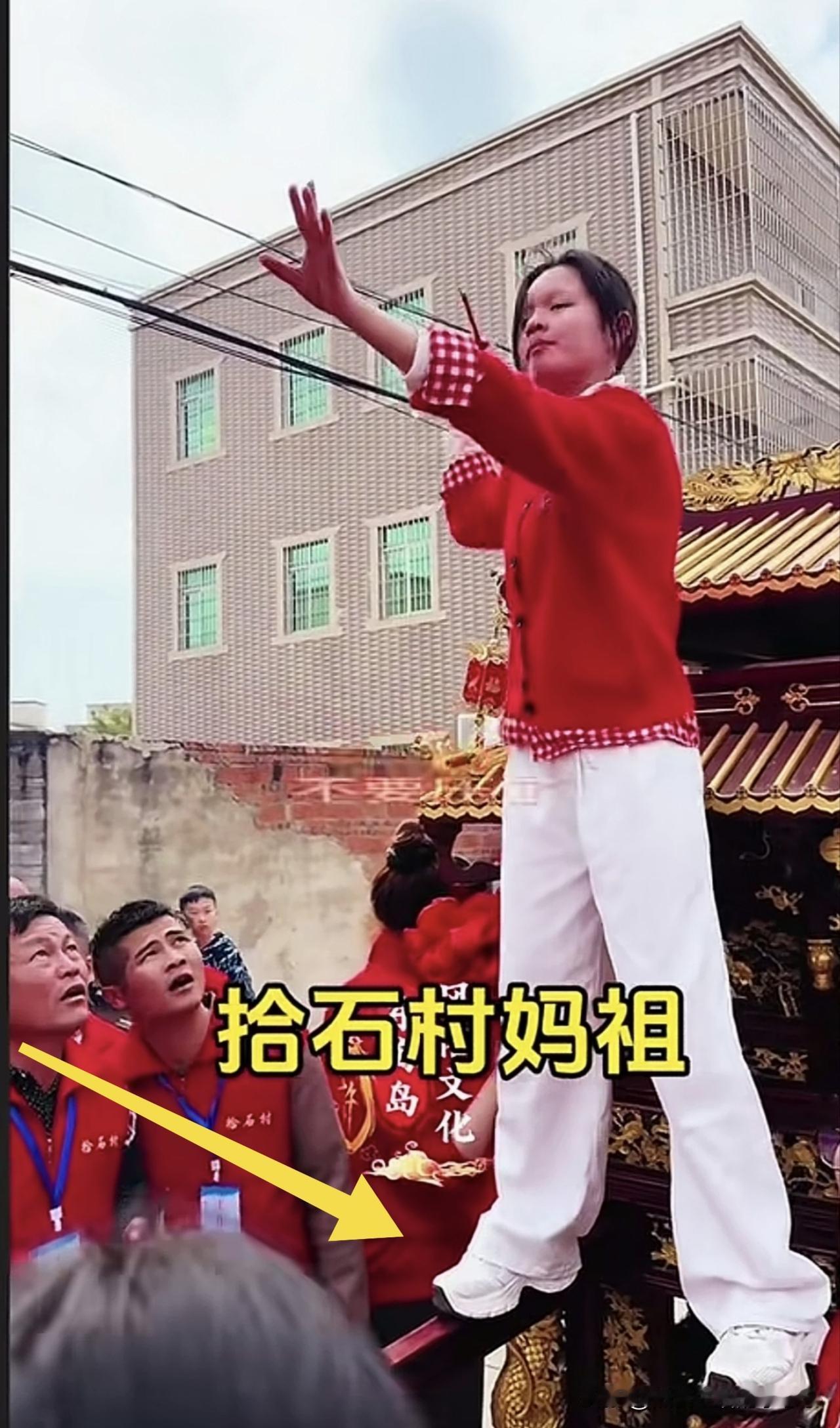 许家为了这孩子能够顺利完成祭妈祖活动，也是煞费苦心，绞尽了脑汁啊。
   以前乩