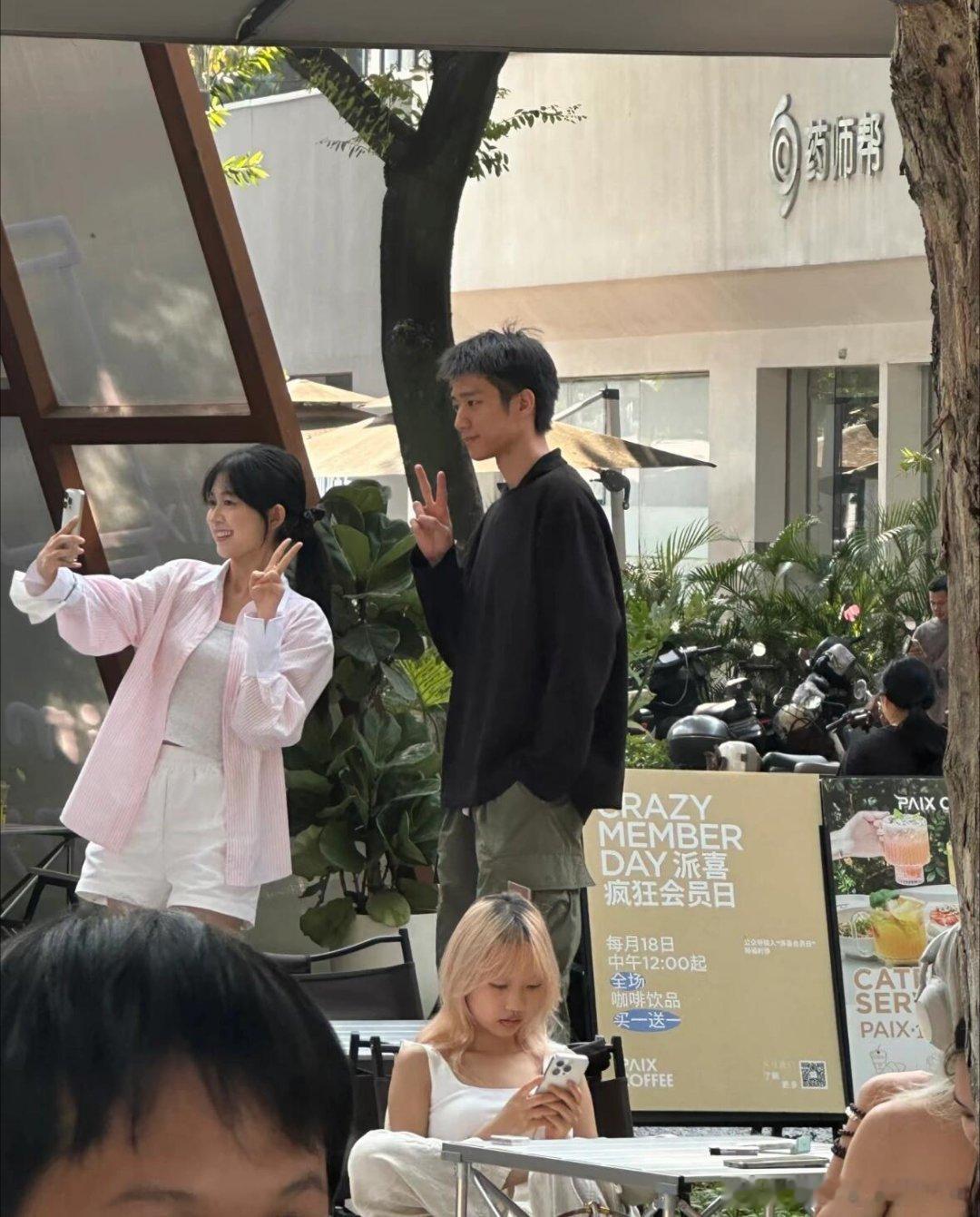 #高雅_CP[超话]##高雅cp# 我们高哥实🔥 重点这距离很男德克制了不比耶