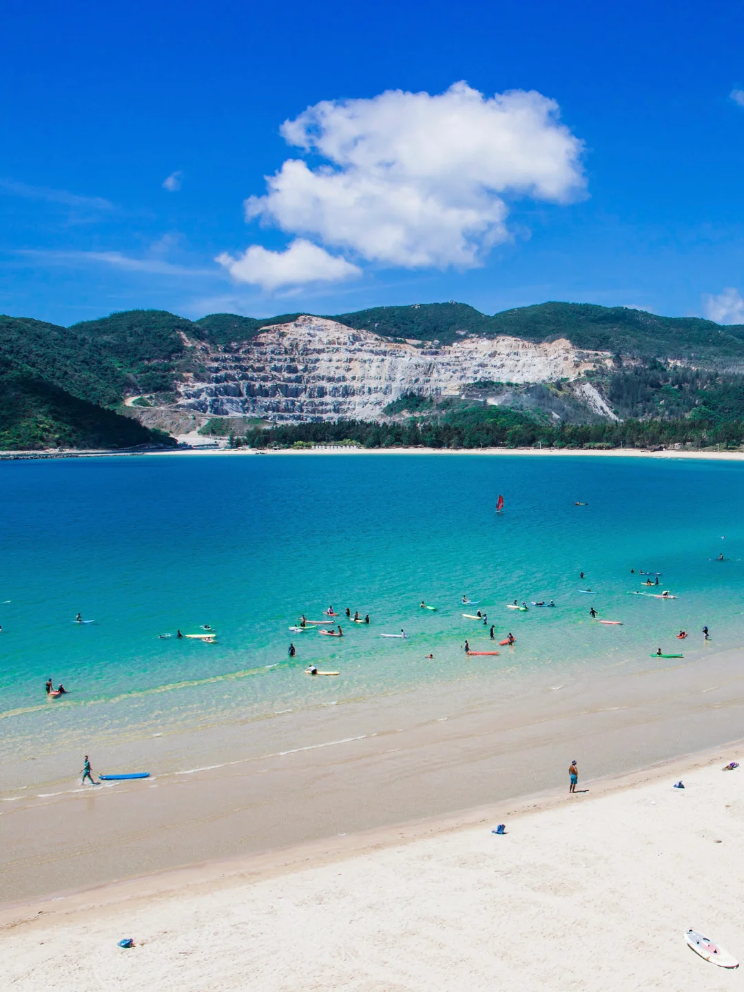 国内的暑假旅游市场好像是崩盘了