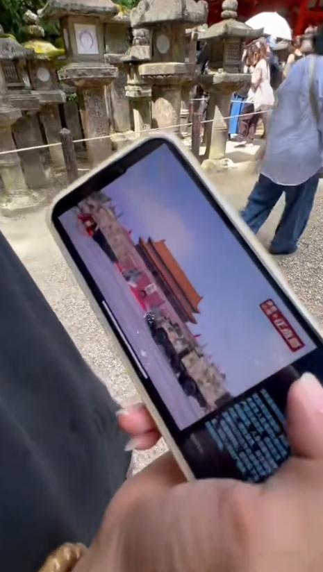 阅兵结束两天后，一个18岁的小伙在网上火了。
 
当天，他在日本的“春日大社”门