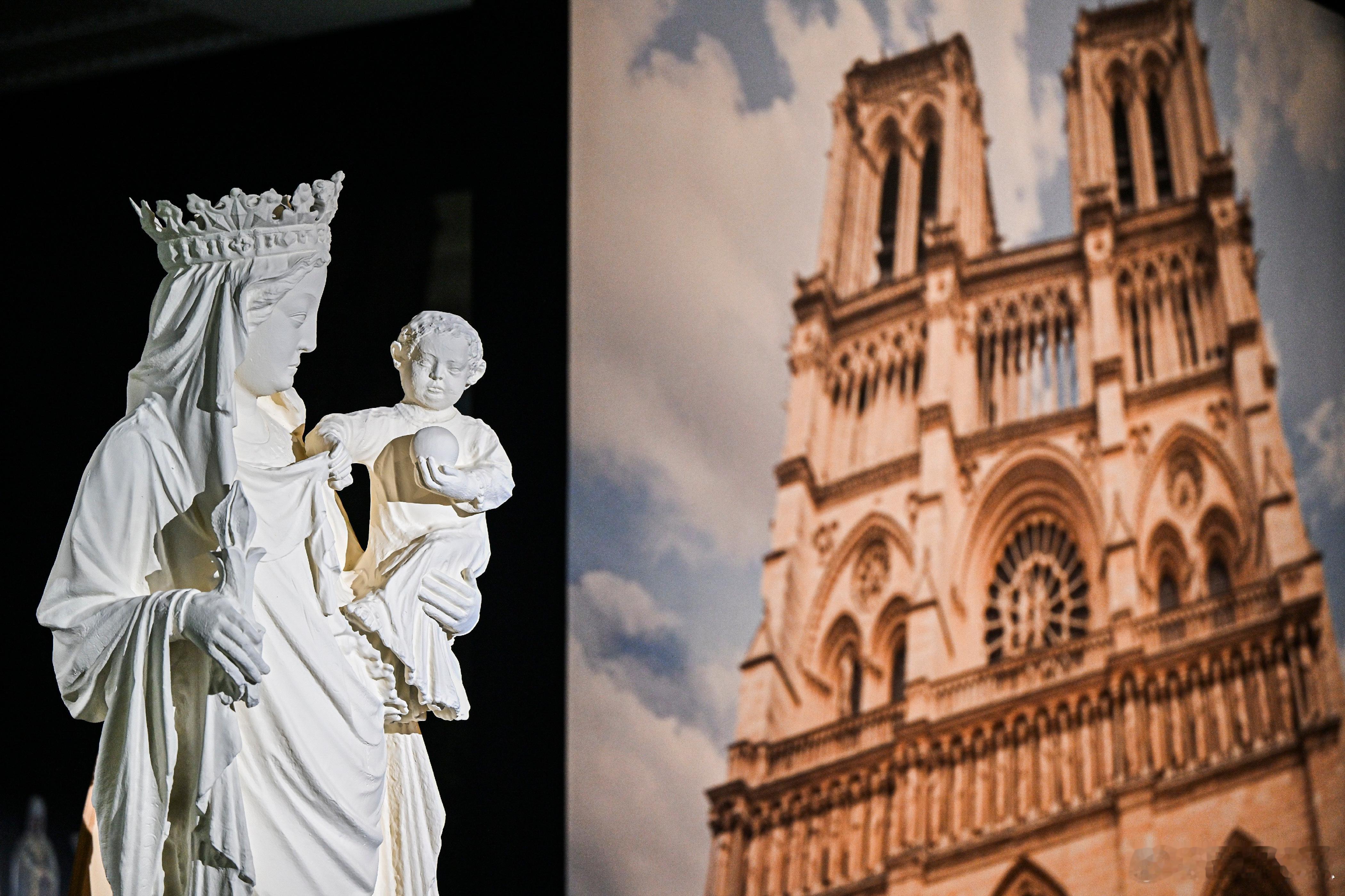 #穿越时空的巴黎文物之美# 法国RCF广播电台11日报道：巴黎圣母院在经历201