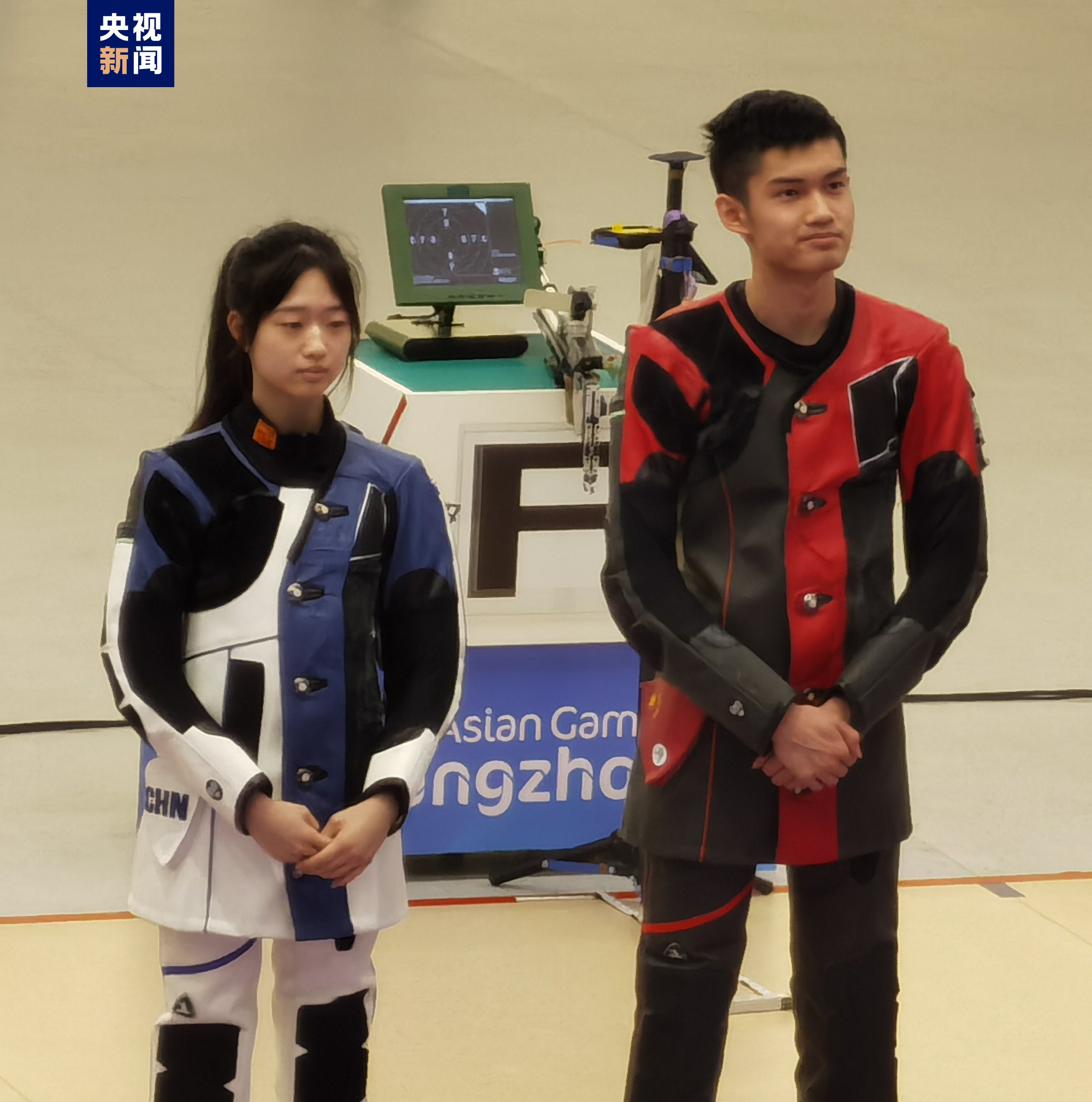 #00后中国小将射击再夺冠#04年的盛李豪，第二枚金牌；06年的黄雨婷，荣膺三金