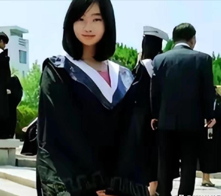 2008年，山东大学一个女孩，在睡梦中梦见佛祖慈祥的对她说：“你是我座下的童子，