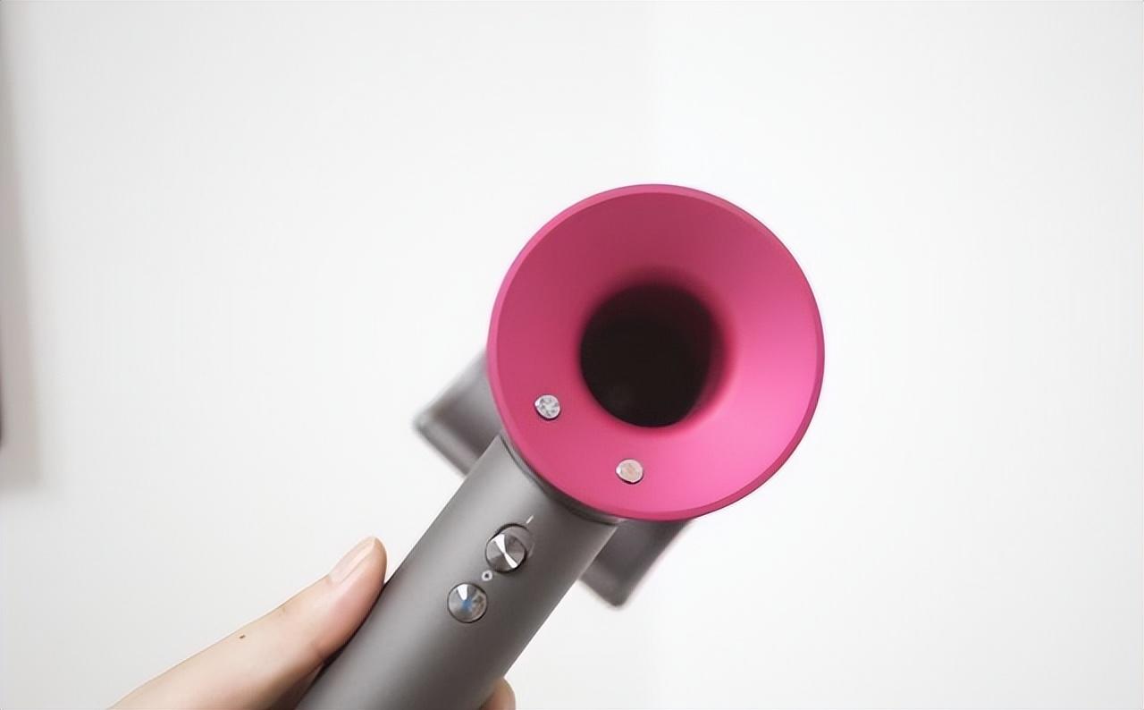 卷赢不赚钱
看着高速电机被做成“白菜价”，很多人觉得挺解气：原来卖几千，现在几百