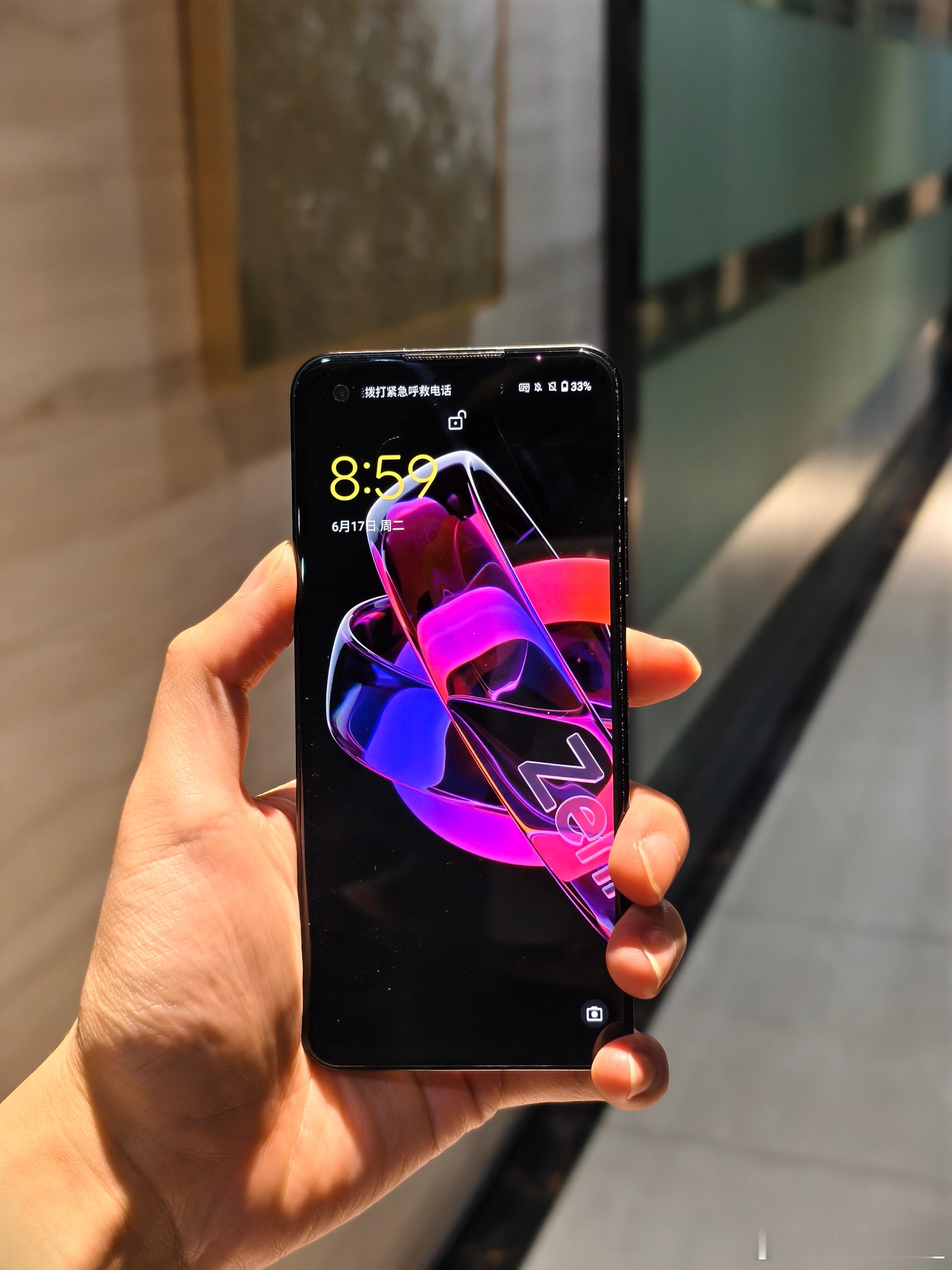 那些年消失的手机，华硕的 Zenfone 数字小屏系列[淡淡的]手感我目前都觉得