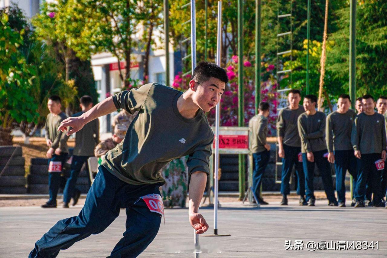 大专毕业生考军校主要分“当兵考学”和“直接高考”两条路，年龄算法完全不同。结合你