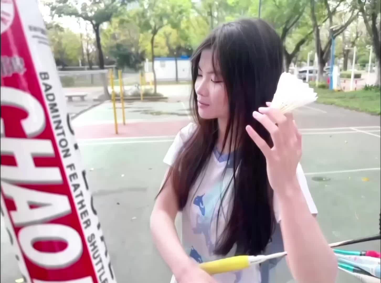 同学 别问了 我真的不抽红超 也不爱打球