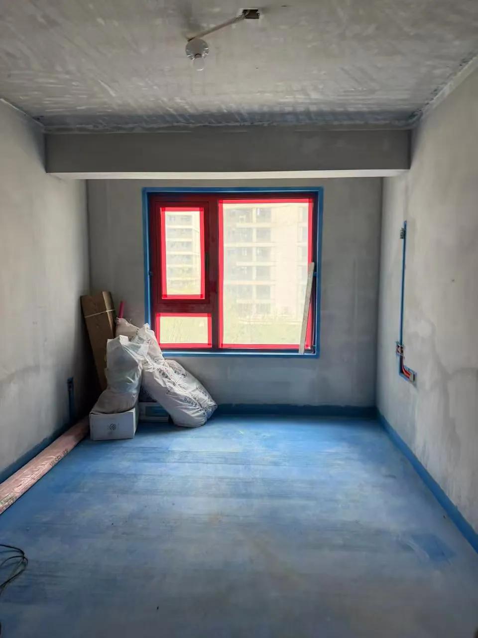 每天不是去工地，就是跑建材市场，为了防止买到劣质材料，无论东西大小，价值多少，设