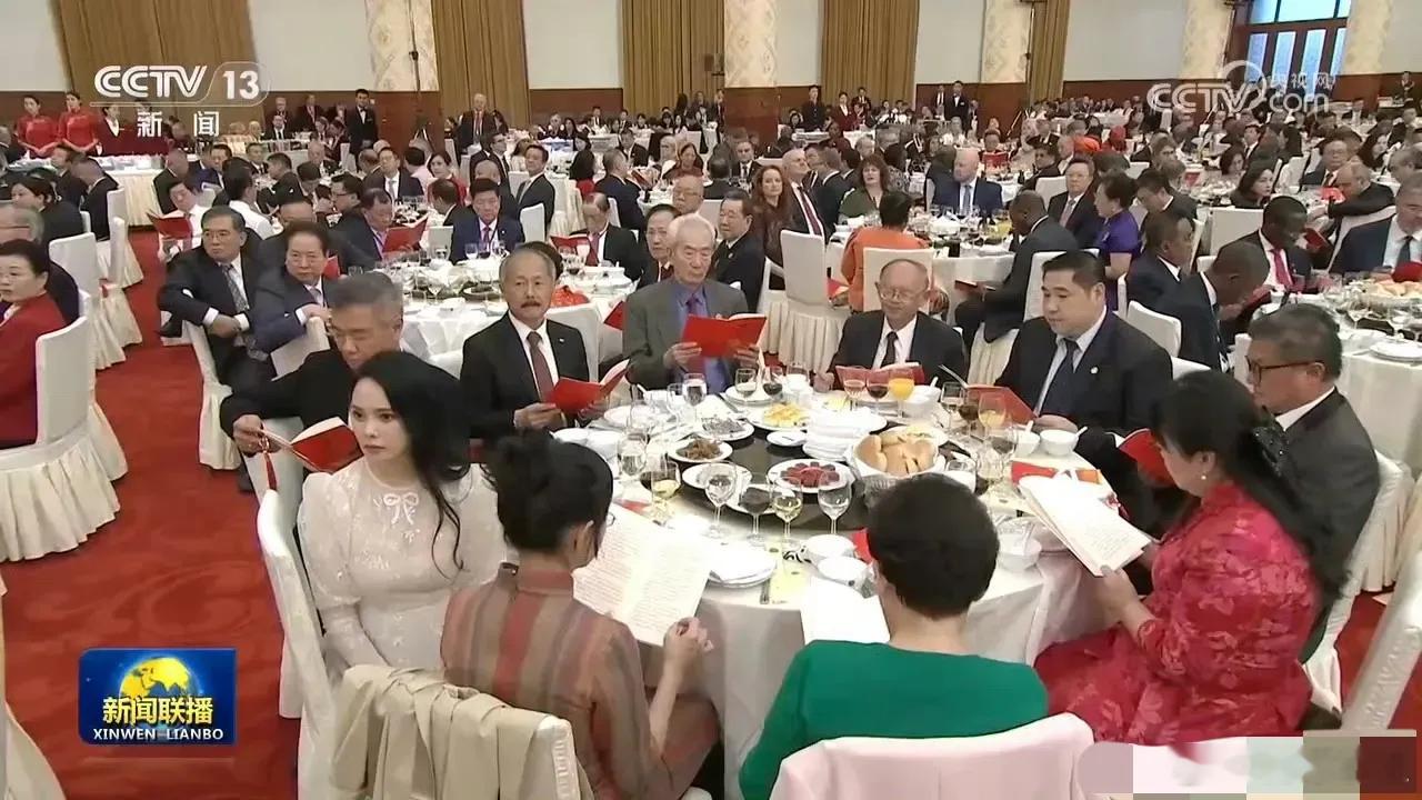 #新闻联播里的伊能静#赞一下这个来自台湾的东北媳妇！！这就足以说明她坚定不移的立