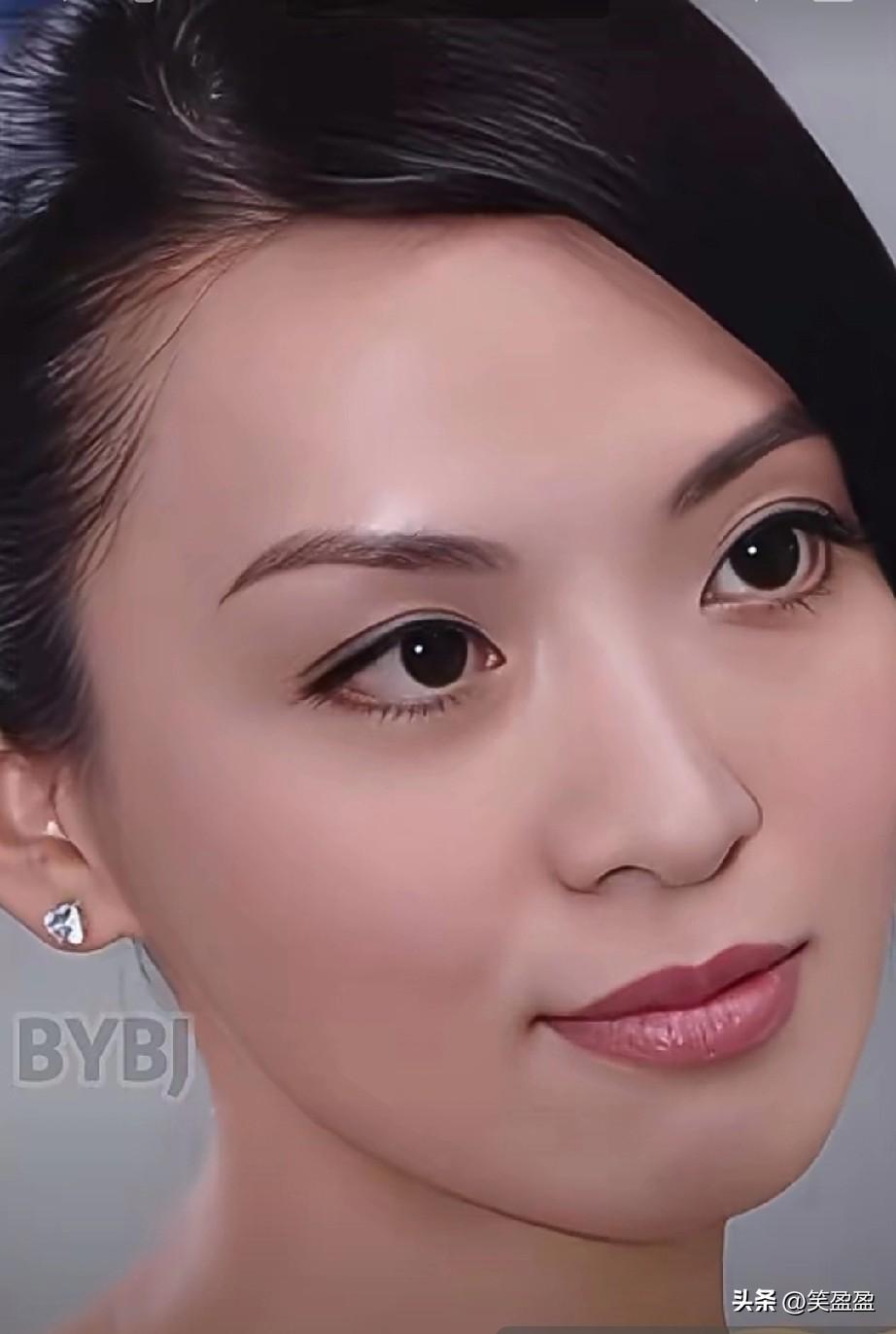 曾是亚视当家花旦，1996年亚洲小姐冠军，长相神似“梅艳芳”，凭借《我和僵尸有个