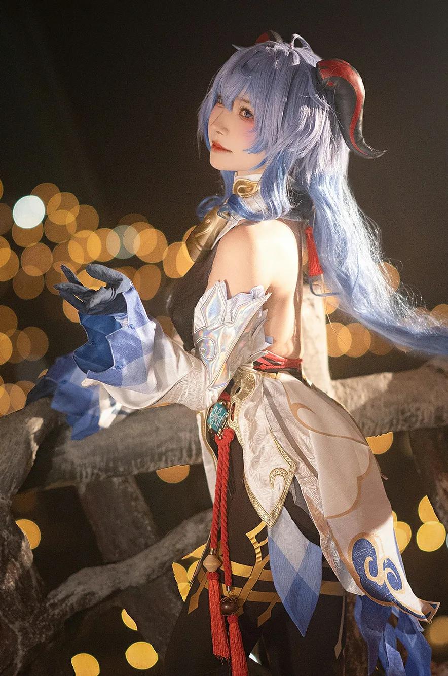 甘雨拿魔术师的弓箭，也行吧!  