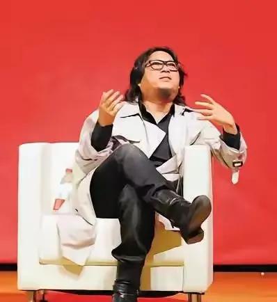 圈子文化到底长什么样子？

先区分一个边界，正常学术举荐≠学阀圈子。导师推荐学生