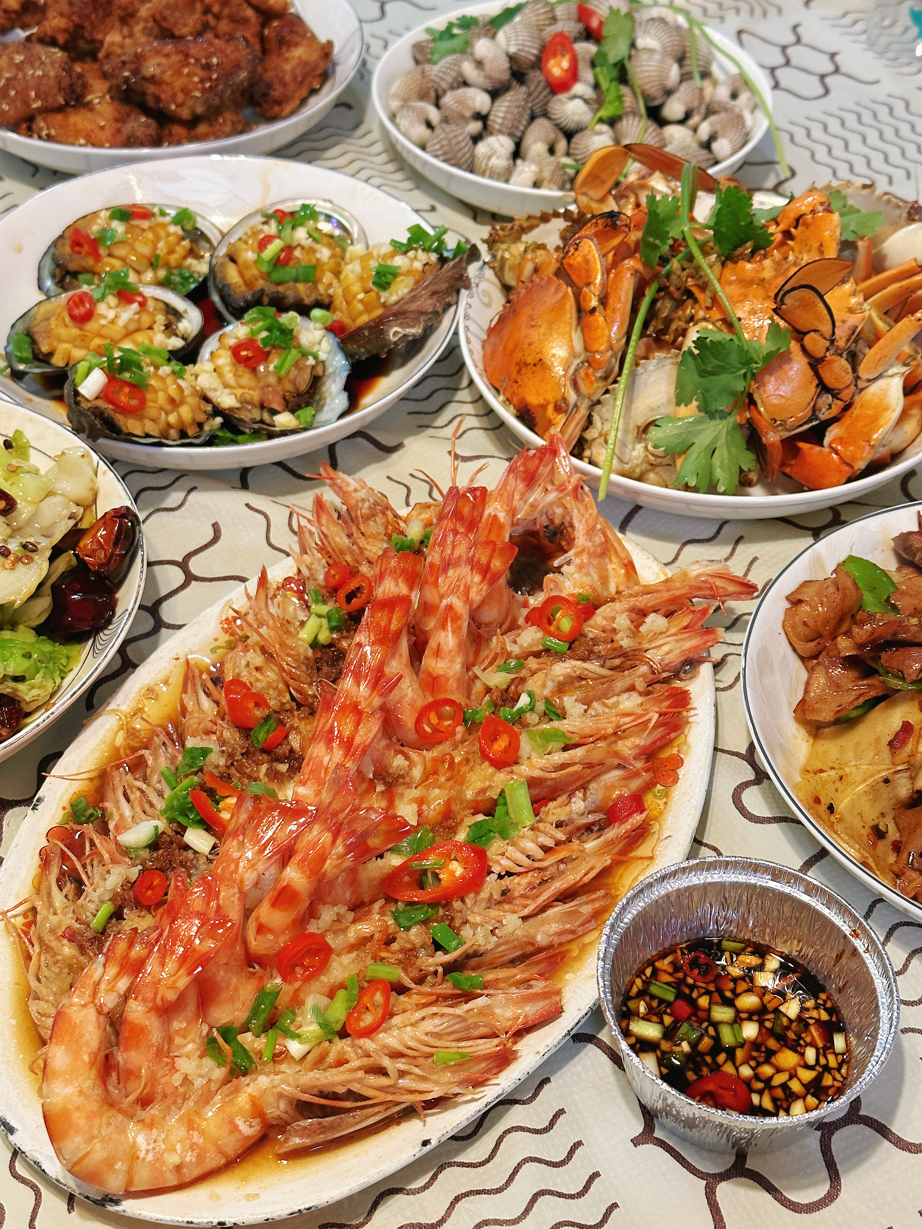吃好喝好 幸福快乐大家年夜饭吃什么呀 让我康康[举手][举手][举手] ​​​