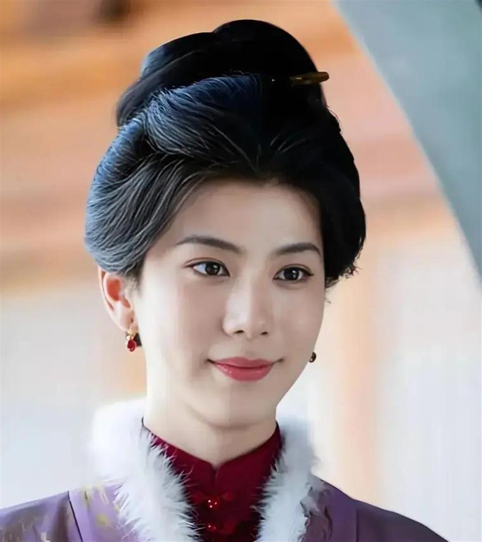两个大男人换上女装，把一部古装剧的遮羞布撕得稀碎。说真的，我追《兰香如故》本来冲